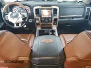 ✅ 2015 Ram 1500 Laramie Longhorn • VIN: 1C6RR7PT4FS509941 • Лот: 92844275. Опубликован ранее на Copart с пробегом 126 978 миль. Бесплатный доступ к архиву аукционных продаж из США и подробный отчёт об истории автомобиля на DreamBid. Изображение 8.