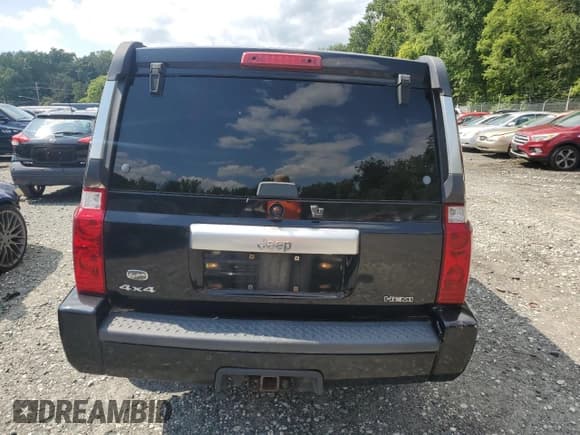 ✅ 2007 Jeep Commander Overland • VIN: 1J8HG68217C564894 • Лот: 64382215. Опубликован ранее на Copart с пробегом 221 815 миль. Бесплатный доступ к архиву аукционных продаж из США и подробный отчёт об истории автомобиля на DreamBid. Изображение 6.