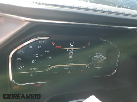 ✅ 2025 GMC Sierra 2500HD Denali • VIN: 1GT4UREY6SF208053 • Лот: 68771765. Опубликован ранее на Copart с пробегом 13 750 миль. Бесплатный доступ к архиву аукционных продаж из США и подробный отчёт об истории автомобиля на DreamBid. Изображение 9.