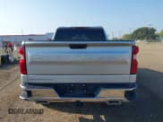 ✅ 2019 Chevrolet Silverado 1500 LT • VIN: 1GCRYDED3KZ327638 • Lot: 43506706. Wystawiony na IAAI z przebiegiem 171 985 mil. Bezpłatny archiwum sprzedaży aukcyjnych z USA i szczegółowy raport historii pojazdu na DreamBid. Zdjęcie 16.