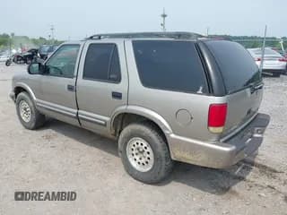 ✅ 2001 Chevrolet Blazer LT • VIN: 1GNDT13W212105490 • Lot: 42459348. Wystawiony na IAAI z przebiegiem 202 311 mil. Bezpłatny archiwum sprzedaży aukcyjnych z USA i szczegółowy raport historii pojazdu na DreamBid. Zdjęcie 3.