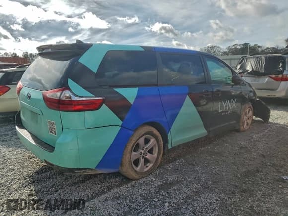 ✅ 2020 Toyota Sienna L • VIN: 5TDZZ3DC3LS087249 • Lot: 94231015. Listed on Copart with 143,397 mi. Free auction sales archive from the USA and detailed vehicle history report at DreamBid. Image 3.