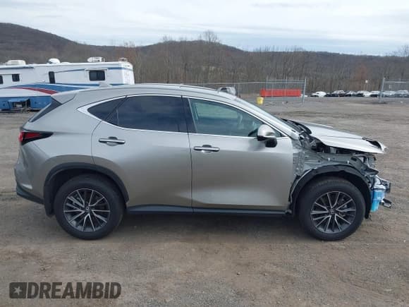 ✅ 2024 Lexus NX 350 Premium • VIN: 2T2GGCEZ7RC059449 • Lot: 41955775. Wystawiony na IAAI z przebiegiem 5 691 mil. Bezpłatny archiwum sprzedaży aukcyjnych z USA i szczegółowy raport historii pojazdu na DreamBid. Zdjęcie 13.