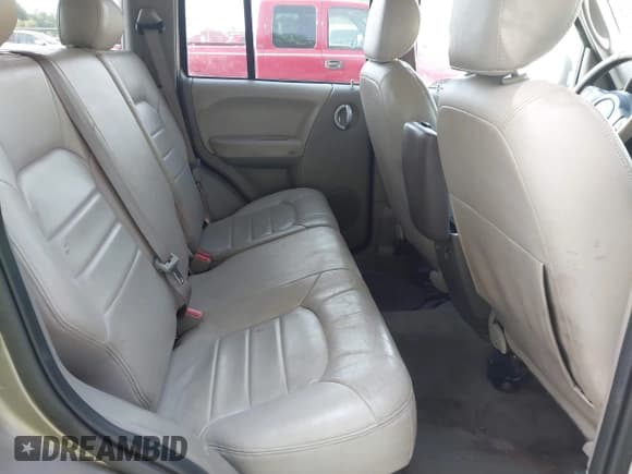 ✅ 2004 Jeep Liberty Limited • VIN: 1J4GK58K84W280601 • Lot: 42667451. Listed on IAAI with 286,590 mi. Free auction sales archive from the USA and detailed vehicle history report at DreamBid. Image 8.
