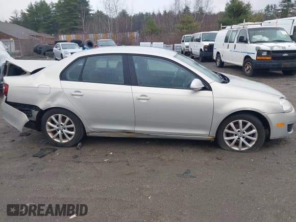 ✅ 2010 Volkswagen Jetta Limited Edition • VIN: 3VWAZ7AJ5AM134458 • Lot: 41941682. Listed on IAAI with 168,629 mi. Free auction sales archive from the USA and detailed vehicle history report at DreamBid. Image 14.