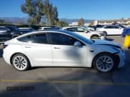 ✅ 2022 Tesla Model 3 Long Range • VIN: 5YJ3E1EB6NF321855 • Lot: 43845061. Wystawiony na IAAI z przebiegiem 40 178 mil. Bezpłatny archiwum sprzedaży aukcyjnych z USA i szczegółowy raport historii pojazdu na DreamBid. Zdjęcie 13.