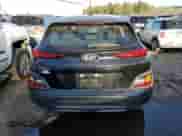 2018 Hyundai Kona SE z VIN KM8K12AA3JU122866, wystawiony jako Copart lot #69922292 z przebiegiem 99 114 mil mil oraz . Historia ofert i sprzedaży dostępna na DreamBid. Obrazek 6.