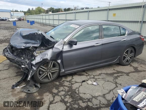 ✅ 2017 Honda Accord Sport SE • VIN: 1HGCR2F12HA188753 • Lot: 82333635. Wystawiony na Copart z przebiegiem 76 977 mil. Bezpłatny archiwum sprzedaży aukcyjnych z USA i szczegółowy raport historii pojazdu na DreamBid. Zdjęcie 1.