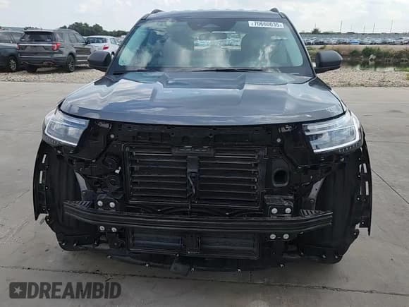 ✅ 2025 Ford Explorer Active • VIN: 1FMUK7DH8SGB11499 • Lot: 70660035. Listed on Copart with 9,580 mi. Free auction sales archive from the USA and detailed vehicle history report at DreamBid. Image 15.