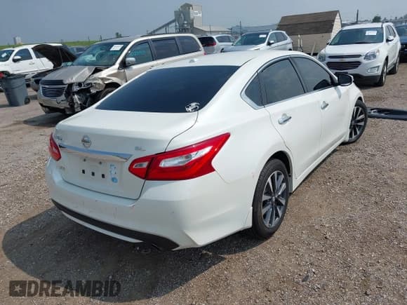 ✅ 2017 Nissan Altima SL • VIN: 1N4AL3AP8HC130620 • Lot: 42861463. Listed on IAAI with 146,857 mi. Free auction sales archive from the USA and detailed vehicle history report at DreamBid. Image 4.