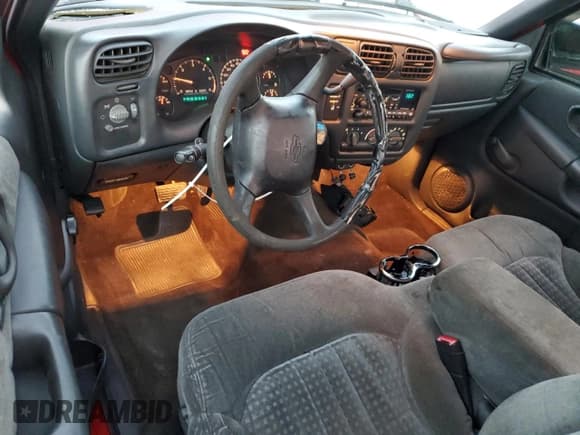 ✅ 2001 Chevrolet S-10 LS • VIN: 1GCCS19WX18256959 • Лот: 82774284. Опубликован ранее на Copart с пробегом 204 110 миль. Бесплатный доступ к архиву аукционных продаж из США и подробный отчёт об истории автомобиля на DreamBid. Изображение 8.