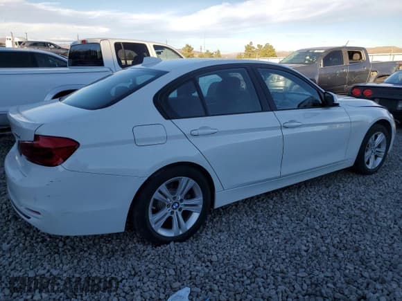 ✅ 2016 BMW 3 Series 328d • VIN: WBA8E5C51GK388411 • Lot: 78716194. Listed on Copart with 114,199 mi. Free auction sales archive from the USA and detailed vehicle history report at DreamBid. Image 3.