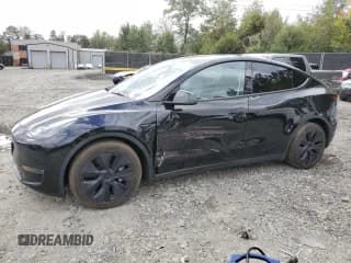 ✅ 2025 Tesla Model Y Long Range • VIN: 7SAYGAEE7SF253946 • Lot: 86114305. Listed on Copart with 32,024 mi. Free auction sales archive from the USA and detailed vehicle history report at DreamBid. Image 1.