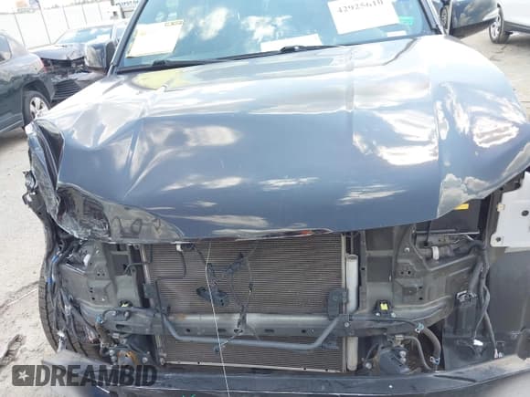 ✅ 2020 Lexus GX 460 Premium • VIN: JTJAM7BX8L5266401 • Lot: 42925610. Wystawiony na IAAI z przebiegiem 75 224 mil. Bezpłatny archiwum sprzedaży aukcyjnych z USA i szczegółowy raport historii pojazdu na DreamBid. Zdjęcie 13.