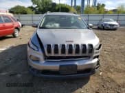 ✅ 2016 Jeep Cherokee 75th Anniversary • VIN: 1C4PJLCB8GW342250 • Lot: 71993915. Wystawiony na Copart z przebiegiem 120 706 mil. Bezpłatny archiwum sprzedaży aukcyjnych z USA i szczegółowy raport historii pojazdu na DreamBid. Zdjęcie 5.