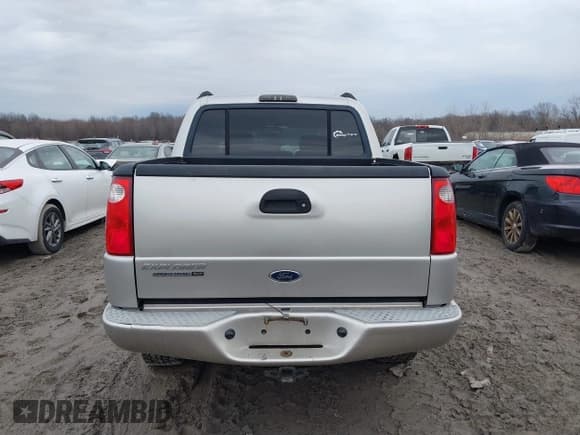 ✅ 2004 Ford Explorer Sport Trac XLS • VIN: 1FMZU77K64UB25994 • Lot: 41694141. Listed on IAAI with 108,356 mi. Free auction sales archive from the USA and detailed vehicle history report at DreamBid. Image 16.