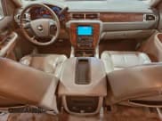 ✅ 2007 Chevrolet Avalanche 2LT • VIN: 3GNFK12357G137613 • Lot: 93964855. Listed on Copart with 209,522 mi. Free auction sales archive from the USA and detailed vehicle history report at DreamBid. Image 8.