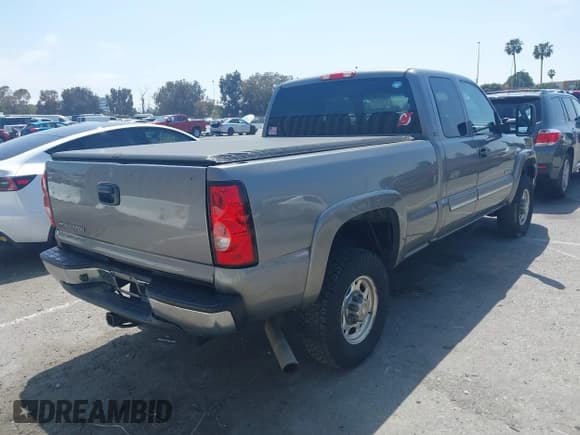 ✅ 2006 Chevrolet Silverado 2500HD LT2 • VIN: 1GCHK29U16E159510 • Лот: 42169394. Опубликован ранее на IAAI с пробегом 117 504 миль. Бесплатный доступ к архиву аукционных продаж из США и подробный отчёт об истории автомобиля на DreamBid. Изображение 4.