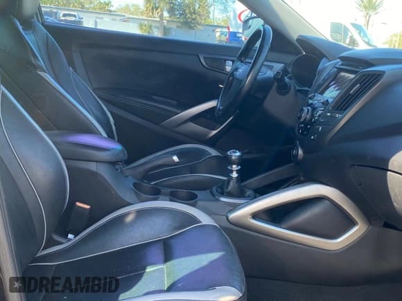 ✅ 2014 Hyundai Veloster Turbo • VIN: KMHTC6AE8EU191230 • Лот: 51807665. Опубликован ранее на Copart с пробегом 108 617 миль. Бесплатный доступ к архиву аукционных продаж из США и подробный отчёт об истории автомобиля на DreamBid. Изображение 5.