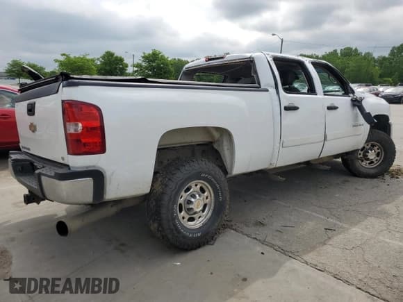 ✅ 2008 Chevrolet Silverado 2500HD 1LT • VIN: 1GCHC23638F200546 • Lot: 56834735. Wystawiony na Copart z przebiegiem 302 425 mil. Bezpłatny archiwum sprzedaży aukcyjnych z USA i szczegółowy raport historii pojazdu na DreamBid. Zdjęcie 3.