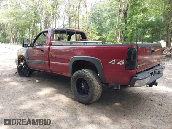 ✅ 2004 Chevrolet Silverado 2500HD Work Truck • VIN: 1GCHK24UX4E155413 • Лот: 43017829. Опубликован ранее на IAAI с пробегом Не указан. Бесплатный доступ к архиву аукционных продаж из США и подробный отчёт об истории автомобиля на DreamBid. Изображение 3.