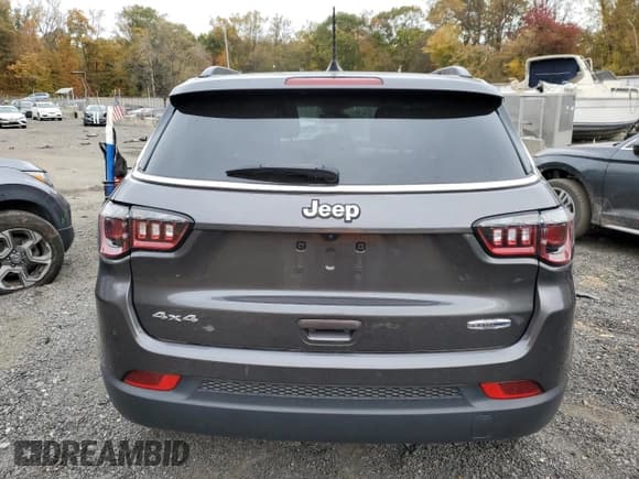 ✅ 2022 Jeep Compass Latitude • VIN: 3C4NJDBB6NT208242 • Лот: 90115155. Опубликован ранее на Copart с пробегом 26 483 миль. Бесплатный доступ к архиву аукционных продаж из США и подробный отчёт об истории автомобиля на DreamBid. Изображение 6.