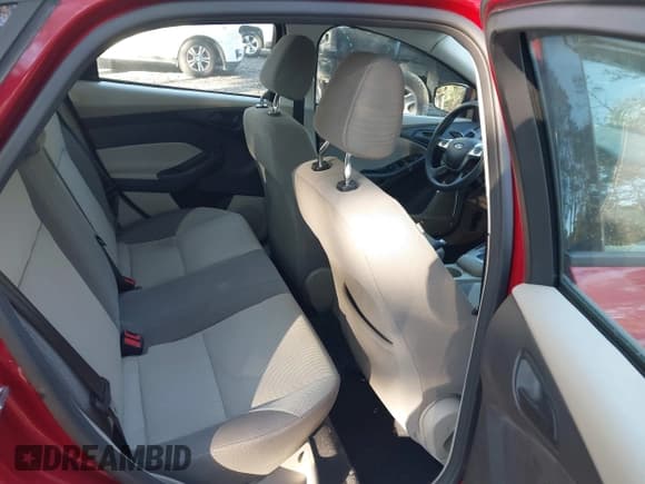 ✅ 2012 Ford Focus SE • VIN: 1FAHP3F27CL276211 • Lot: 43456360. Listed on IAAI with 118,170 mi. Free auction sales archive from the USA and detailed vehicle history report at DreamBid. Image 8.