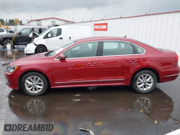 ✅ 2017 Volkswagen Passat S • VIN: 1VWAT7A39HC049038 • Лот: 43634520. Опубликован ранее на IAAI с пробегом 75 547 миль. Бесплатный доступ к архиву аукционных продаж из США и подробный отчёт об истории автомобиля на DreamBid. Изображение 15.