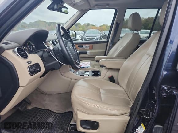 ✅ 2015 Land Rover LR4 HSE • VIN: SALAG2V67FA775979 • Lot: 85934265. Wystawiony na Copart z przebiegiem 95 748 mil. Bezpłatny archiwum sprzedaży aukcyjnych z USA i szczegółowy raport historii pojazdu na DreamBid. Zdjęcie 7.