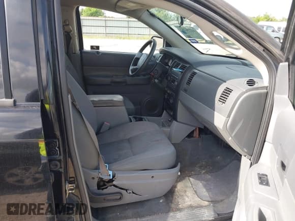 ✅ 2006 Dodge Durango SXT • VIN: 1D4HB38NX6F129130 • Лот: 42736283. Опубликован ранее на IAAI с пробегом 196 389 миль. Бесплатный доступ к архиву аукционных продаж из США и подробный отчёт об истории автомобиля на DreamBid. Изображение 5.