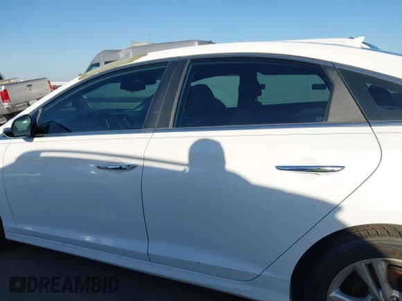 ✅ 2018 Hyundai Sonata SEL • VIN: 5NPE34AF7JH687084 • Lot: 43519528. Wystawiony na IAAI z przebiegiem 97 568 mil. Bezpłatny archiwum sprzedaży aukcyjnych z USA i szczegółowy raport historii pojazdu na DreamBid. Zdjęcie 14.