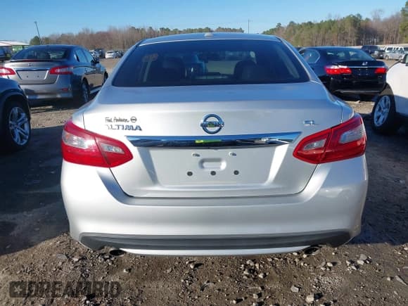 ✅ 2018 Nissan Altima SL • VIN: 1N4AL3AP2JC239743 • Lot: 41683606. Wystawiony na IAAI z przebiegiem 141 354 mil. Bezpłatny archiwum sprzedaży aukcyjnych z USA i szczegółowy raport historii pojazdu na DreamBid. Zdjęcie 16.