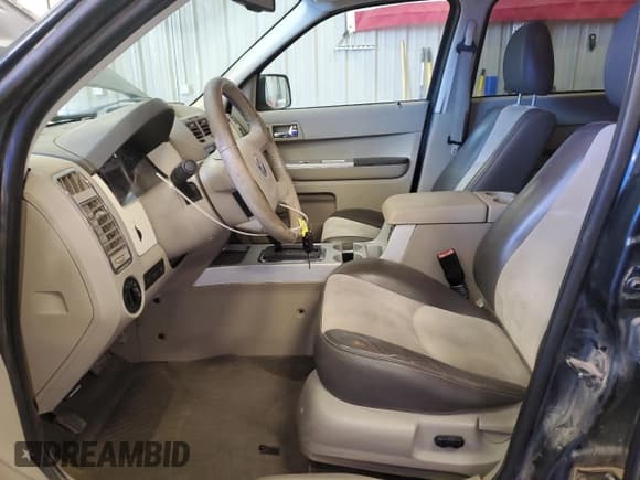 ✅ 2008 Mercury Mariner Premier • VIN: 4M2CU97148KJ41636 • Лот: 90877095. Опубликован ранее на Copart с пробегом 126 179 миль. Бесплатный доступ к архиву аукционных продаж из США и подробный отчёт об истории автомобиля на DreamBid. Изображение 7.