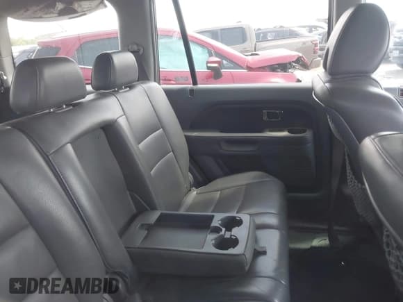 ✅ 2008 Honda Pilot EX-L • VIN: 5FNYF28588B015694 • Lot: 42853020. Listed on IAAI with 183,585 mi. Free auction sales archive from the USA and detailed vehicle history report at DreamBid. Image 8.