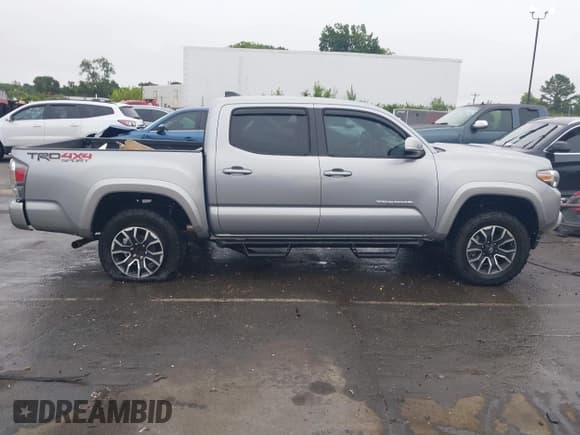 ✅ 2020 Toyota Tacoma SR5 • VIN: 3TMCZ5ANXLM296379 • Lot: 42699808. Listed on IAAI with 39,765 mi. Free auction sales archive from the USA and detailed vehicle history report at DreamBid. Image 14.