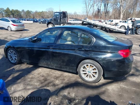 ✅ 2016 BMW 3 Series 320i xDrive • VIN: WBA8E5G5XGNT94622 • Lot: 41580890. Listed on IAAI with 124,086 mi. Free auction sales archive from the USA and detailed vehicle history report at DreamBid. Image 14.