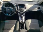 ✅ 2011 Chevrolet Cruze LS • VIN: 1G1PC5SH6B7240534 • Lot: 86092295. Wystawiony na Copart z przebiegiem 118 708 mil. Bezpłatny archiwum sprzedaży aukcyjnych z USA i szczegółowy raport historii pojazdu na DreamBid. Zdjęcie 8.