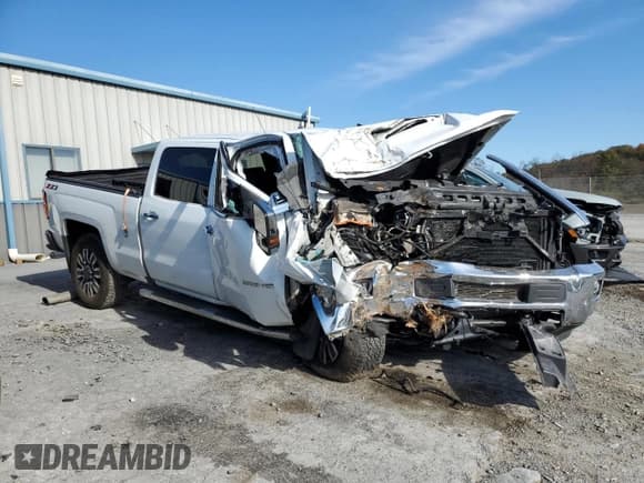 ✅ 2019 Chevrolet Silverado 2500HD LTZ • VIN: 1GC1KTEY3KF163336 • Лот: 90332645. Опубликован ранее на Copart с пробегом Не указан. Бесплатный доступ к архиву аукционных продаж из США и подробный отчёт об истории автомобиля на DreamBid. Изображение 4.