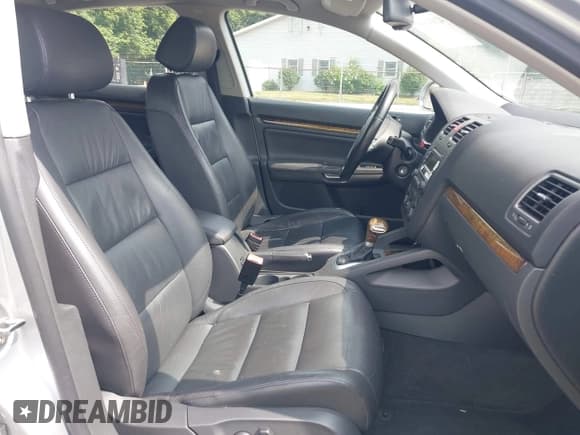 ✅ 2005 Volkswagen Jetta 2.5L • VIN: 3VWDF71K25M610900 • Лот: 42834187. Опубликован ранее на IAAI с пробегом 127 701 миль. Бесплатный доступ к архиву аукционных продаж из США и подробный отчёт об истории автомобиля на DreamBid. Изображение 5.