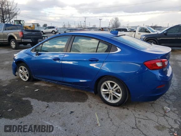 ✅ 2018 Chevrolet Cruze LT • VIN: 1G1BE5SM5J7207184 • Лот: 67636722. Опубликован ранее на Copart с пробегом 84 701 миль. Бесплатный доступ к архиву аукционных продаж из США и подробный отчёт об истории автомобиля на DreamBid. Изображение 2.