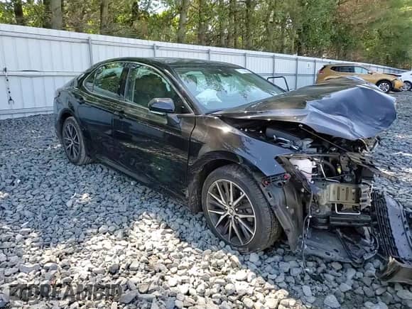 2021 Toyota Camry XLE with VIN 4T1F11AK5MU538412, listed as a Copart auction lot 70100805 with 37,471 mi miles and Salvage title. Bid and sale history available at DreamBid. Image 13.