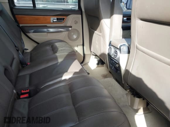 ✅ 2010 Land Rover Range Rover Sport HSE Lux • VIN: SALSK2D42AA227108 • Lot: 41497727. Wystawiony na IAAI z przebiegiem 117 562 mil. Bezpłatny archiwum sprzedaży aukcyjnych z USA i szczegółowy raport historii pojazdu na DreamBid. Zdjęcie 8.