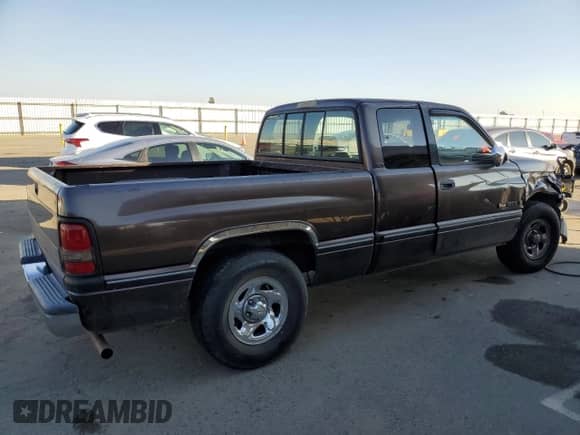✅ 1997 Dodge 1500 • VIN: 3B7HC13Y5VG832342 • Лот: 88210935. Размещён на Copart с пробегом 133 613 миль миль. Получите бесплатный доступ к архиву аукционных продаж из США и посмотрите подробный отчёт об истории автомобиля на DreamBid. Изображение 3.