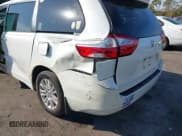 ✅ 2017 Toyota Sienna XLE Premium • VIN: 5TDYZ3DC9HS794892 • Lot: 43766163. Wystawiony na IAAI z przebiegiem 91 733 mil. Bezpłatny archiwum sprzedaży aukcyjnych z USA i szczegółowy raport historii pojazdu na DreamBid. Zdjęcie 6.