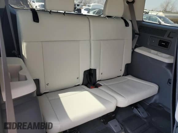 2024 Hyundai Santa Fe Calligraphy с VIN 5NMP5DGL6RH059140, выставлен на аукционе Copart как лот 47445675 с пробегом 2 090 миль миль и Списание • Salvage title. История ставок и продаж доступна на DreamBid. Изображение 10.