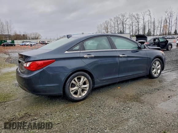 ✅ 2013 Hyundai Sonata Limited • VIN: 5NPEC4AC3DH584965 • Lot: 94391785. Listed on Copart with 178,308 mi. Free auction sales archive from the USA and detailed vehicle history report at DreamBid. Image 3.