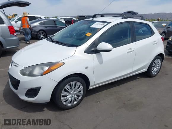 ✅ 2011 Mazda 2 Touring • VIN: JM1DE1HY7B0125812 • Lot: 42234263. Wystawiony na IAAI z przebiegiem 109 752 mil. Bezpłatny archiwum sprzedaży aukcyjnych z USA i szczegółowy raport historii pojazdu na DreamBid. Zdjęcie 2.