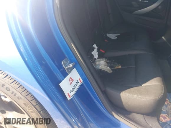 ✅ 2017 BMW 4 Series 430i xDrive • VIN: WBA4F9C34HG812878 • Lot: 42828524. Wystawiony na IAAI z przebiegiem 76 984 mil. Bezpłatny archiwum sprzedaży aukcyjnych z USA i szczegółowy raport historii pojazdu na DreamBid. Zdjęcie 6.