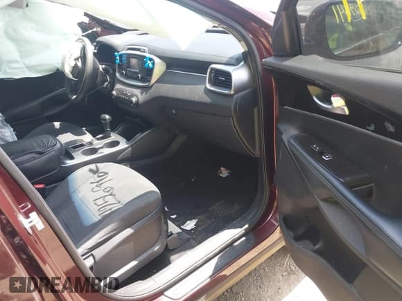 ✅ 2017 Kia Sorento LX • VIN: 5XYPGDA39HG311958 • Лот: 42569641. Опубликован ранее на IAAI с пробегом 133 413 миль. Бесплатный доступ к архиву аукционных продаж из США и подробный отчёт об истории автомобиля на DreamBid. Изображение 5.