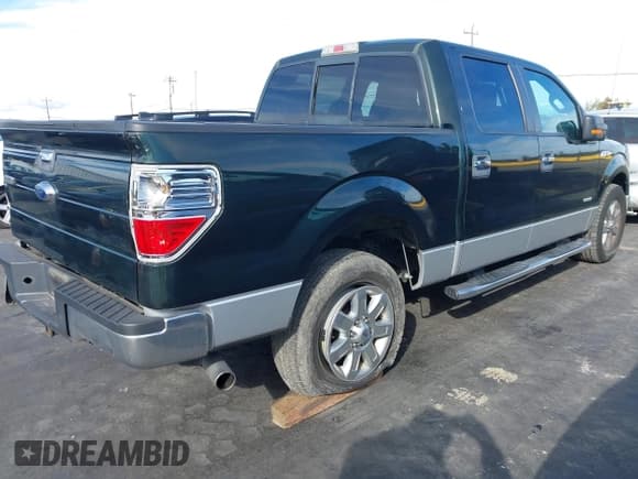 ✅ 2013 Ford F-150 XLT • VIN: 1FTFW1CT8DKE04775 • Лот: 43588555. Опубликован ранее на IAAI с пробегом 106 972 миль. Бесплатный доступ к архиву аукционных продаж из США и подробный отчёт об истории автомобиля на DreamBid. Изображение 4.